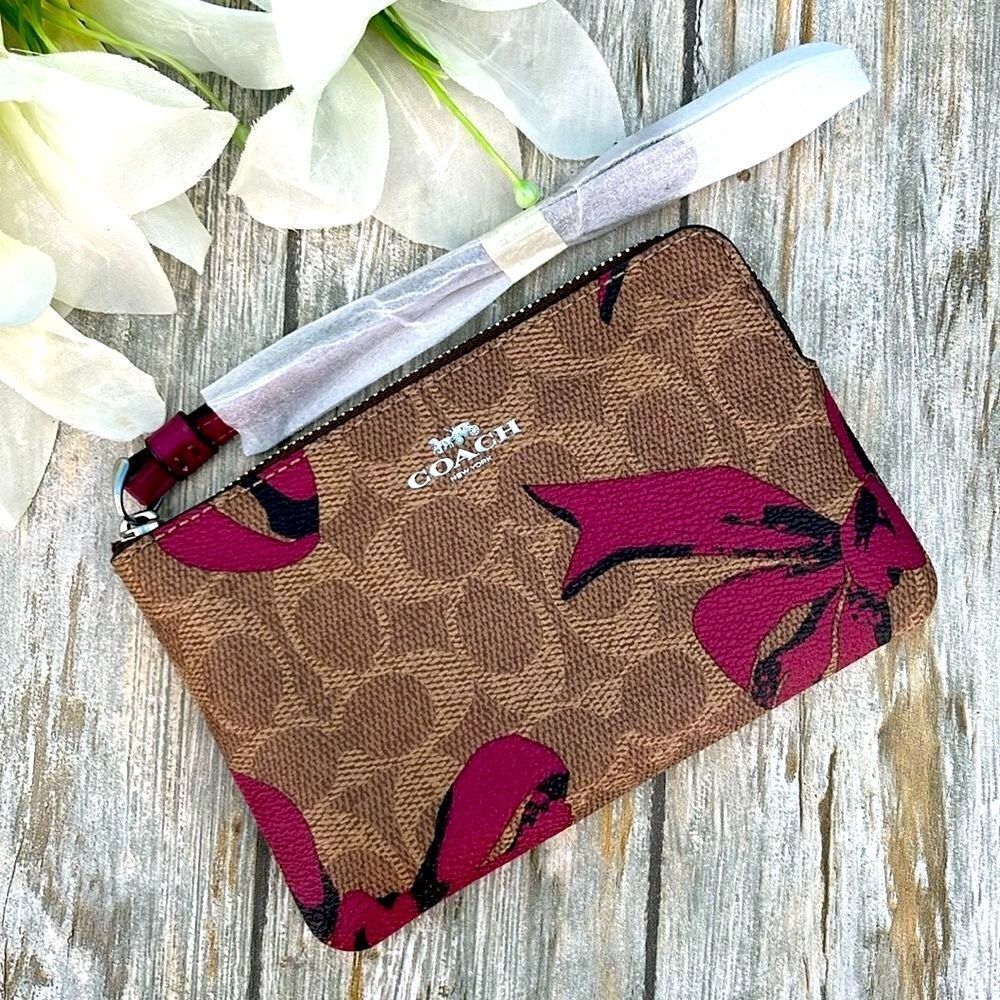 Coach Corner Zip Wristlet In Signature Canvas With Bow Print Bag Wallet Purse